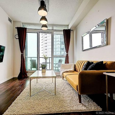 30 Off Lake View Property Heart Of Downtown Toronto Exterior foto