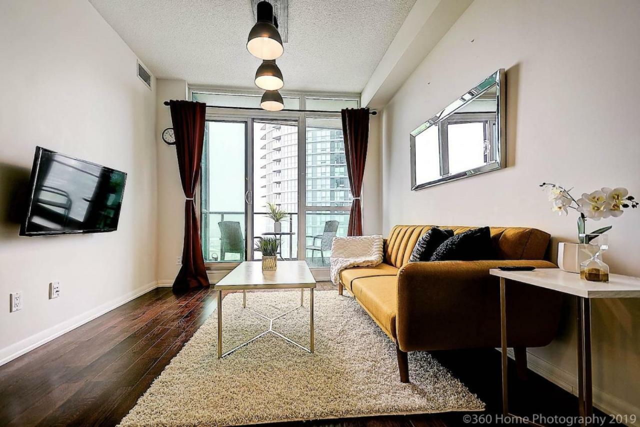 30 Off Lake View Property Heart Of Downtown Toronto Exterior foto